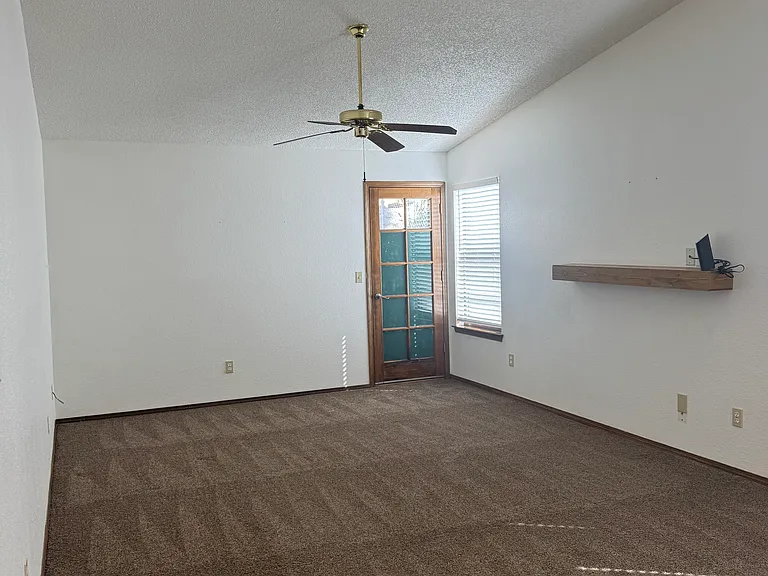 1214 N Willow St — Photo 2
