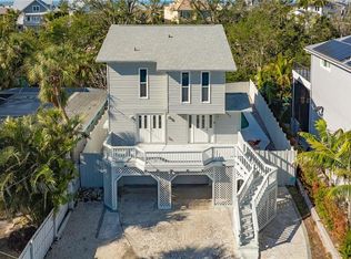 462 Island Cir, Sarasota, FL 34242