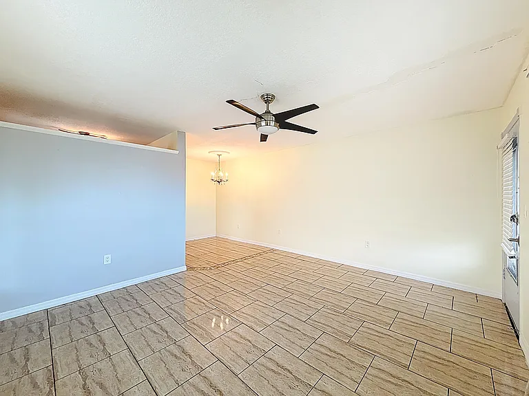 15610 NE 6th Ave #37B — Photo 11