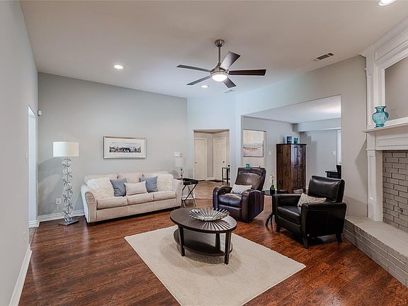 5th image of 1613 Walker Dr