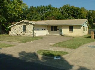 2220 Western Park Dr, Dallas, TX 75211