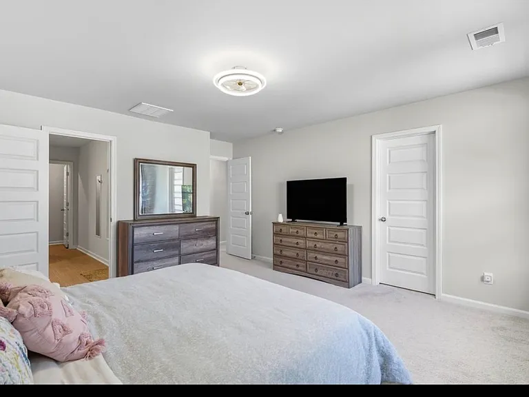 116 Post Mill Dr — Photo 4