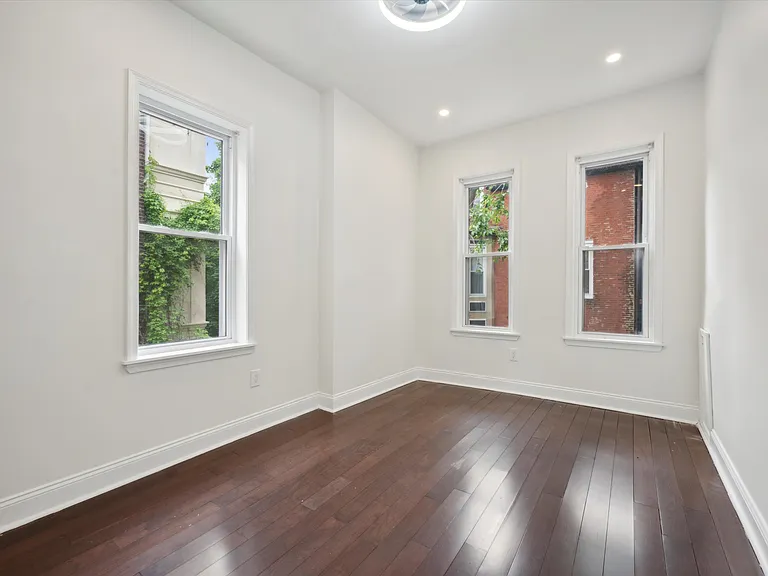 4911 Warrington Ave — Photo 30