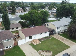 1538 Smith St, Moose Jaw, SK S6H6V8