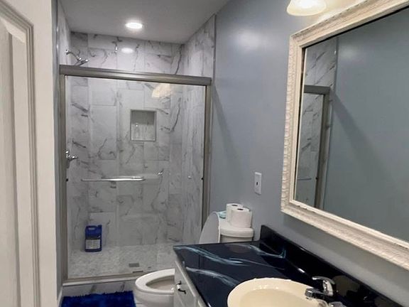 5th image of 305 W 23rd St #1
