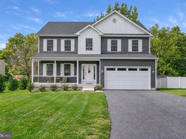 506 Armstrong Ln, Essex, MD 21221