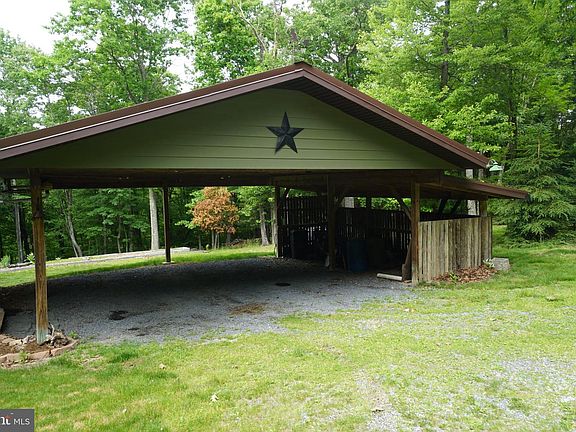 3rd image of 150 Sharp Ridge Ln