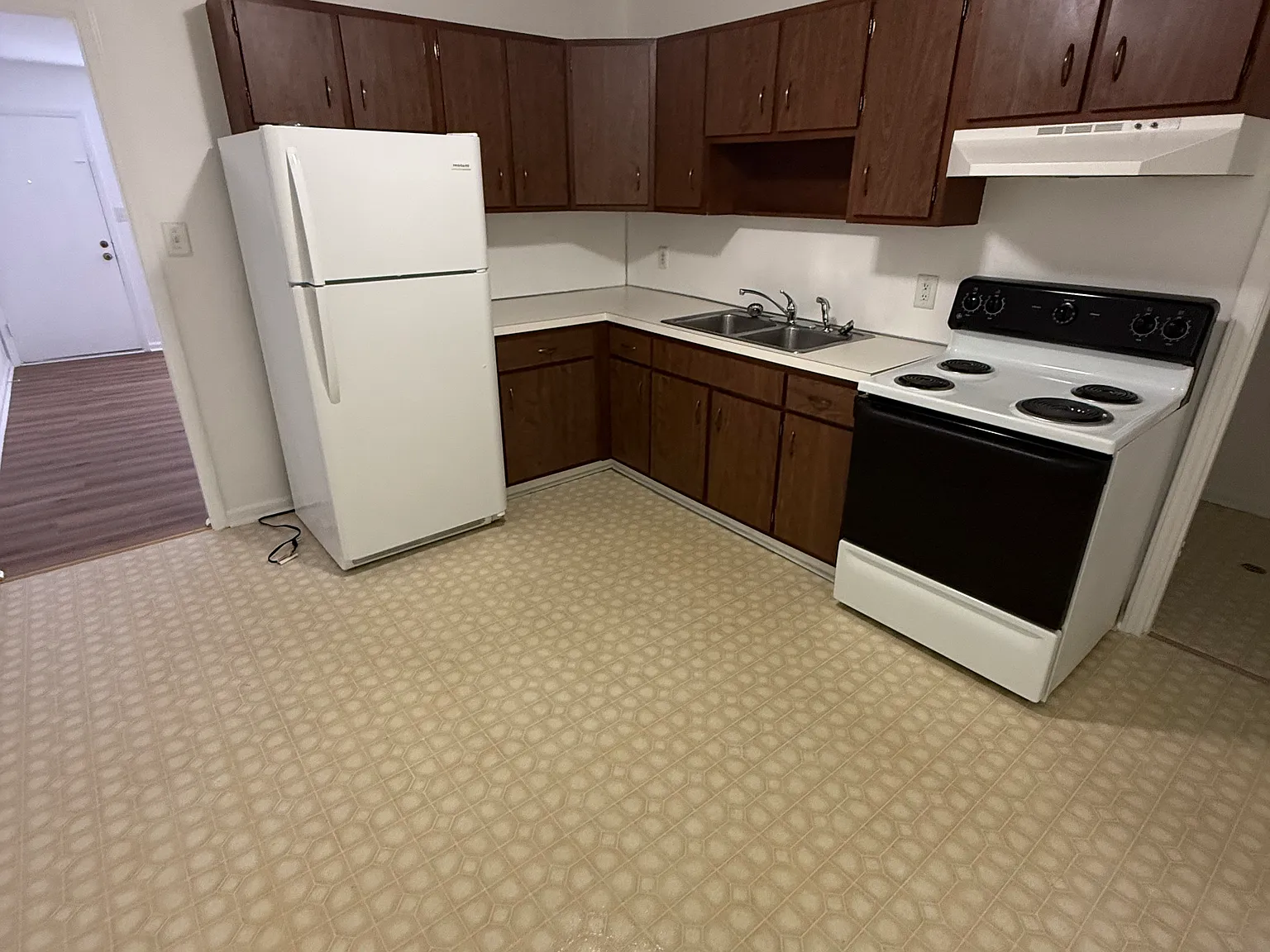 2 bed, 820 sqft, $890 — Photo 3