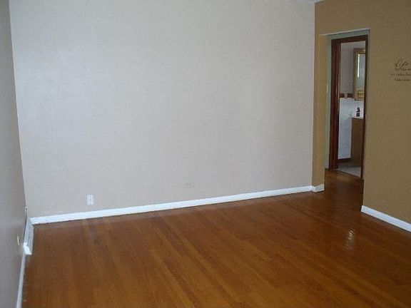 5th image of 3833 Gunderson Ave