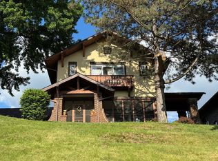 318 N 4th St, Savanna, IL