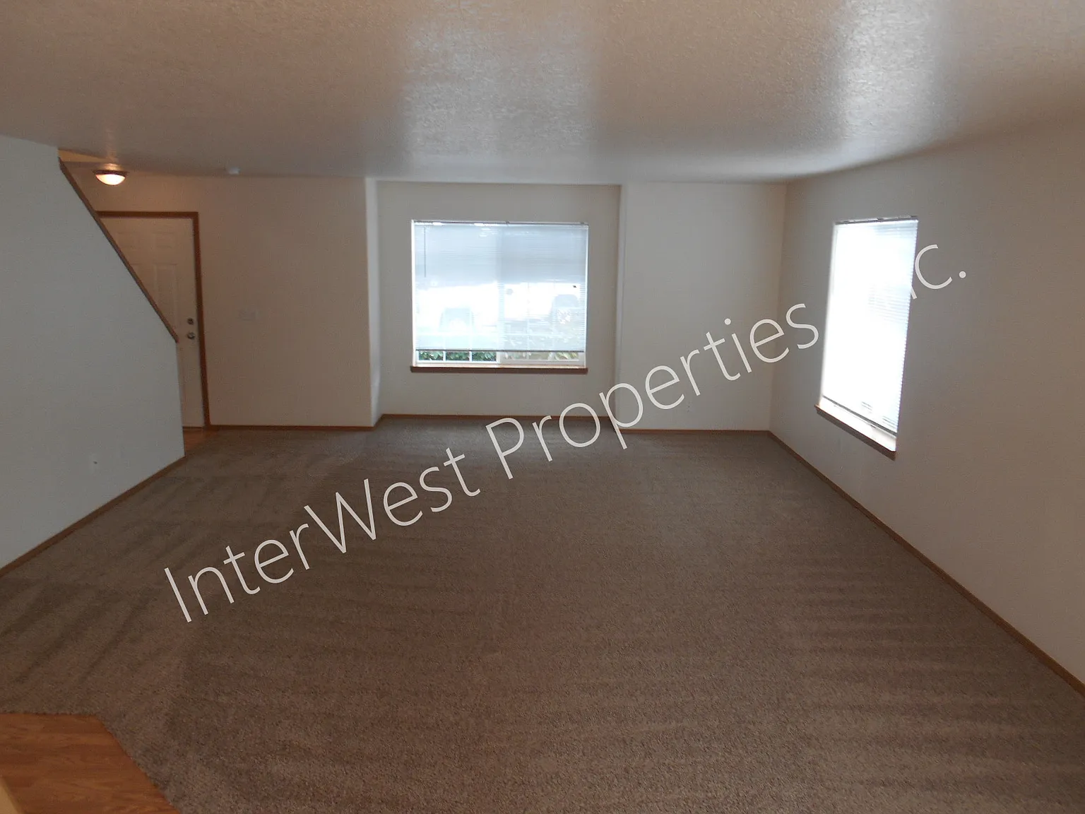 3 bed, 2.5 bath, 1820 sqft, $2,595 — Photo 3