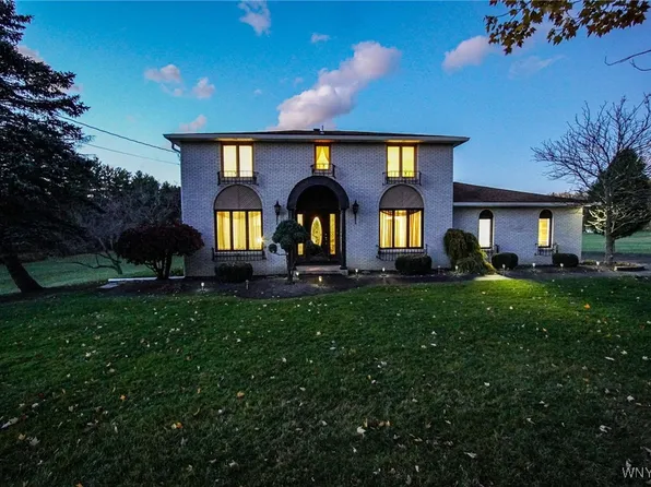 6222 Newton Rd, Orchard Park, NY 14127
