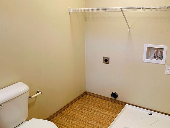 5th image of 4444 Deveraux Pl Unit B