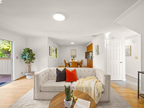 2nd image of 40300 Grimmer Blvd