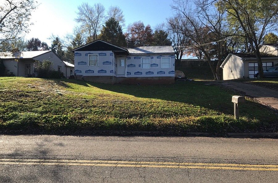 1st image of 902 Lancaster St