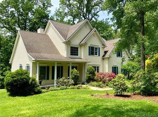 3 Larch Dr, Danbury, CT 06811