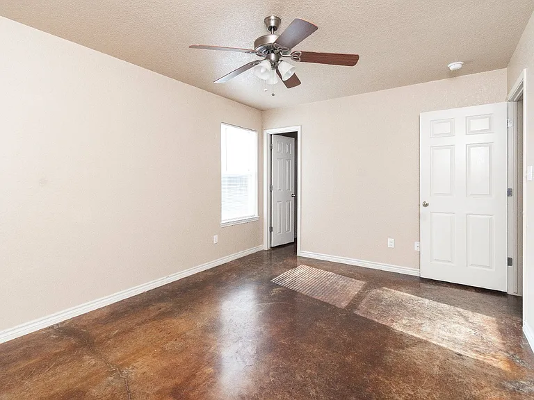4102 Cambridge Dr #B — Photo 14