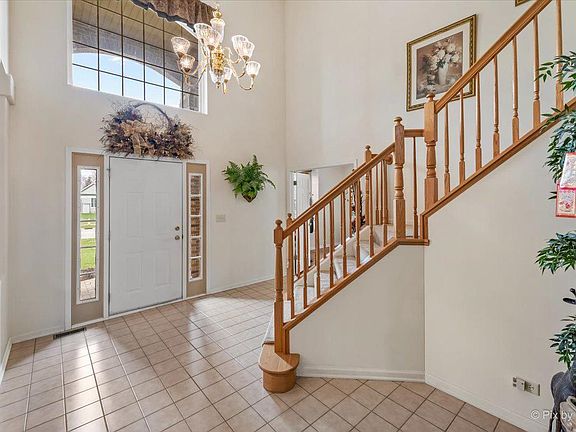 3rd image of 2800 Foxfield Dr