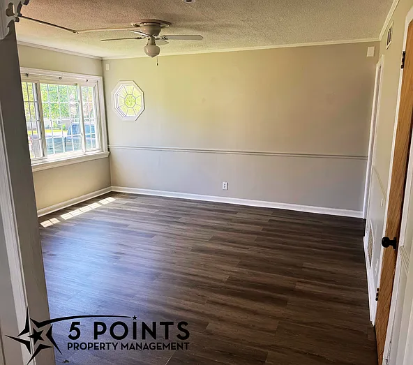 601 W Glendale St — Photo 16