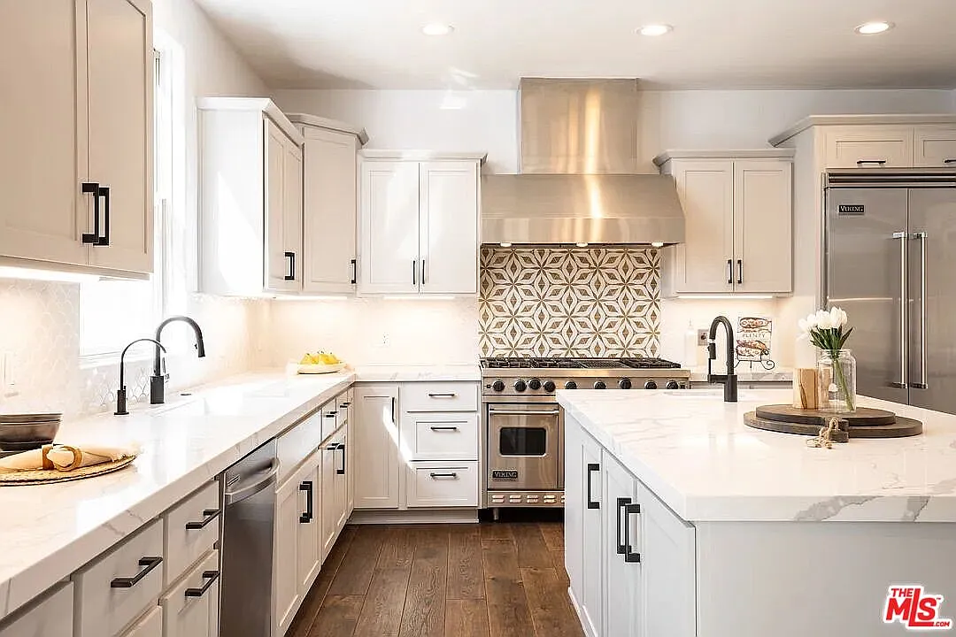 4 bed, 4.5 bath, 3262 sqft, $18,750 — Photo 4