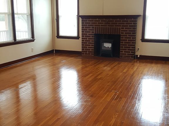 2nd image of 1003 S Noyes Blvd