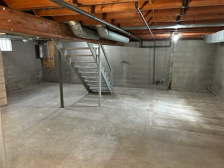 835 W College Rd — Photo 11