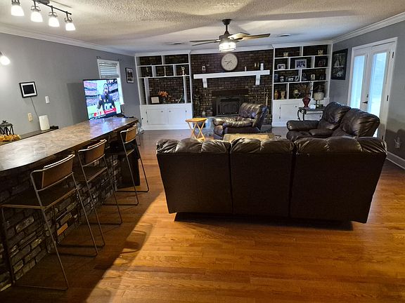 3rd image of 75 Melrose St #1