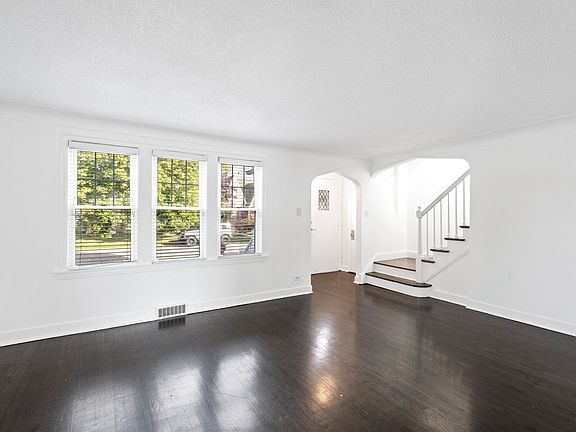 3rd image of 3616 Wenonah Ave