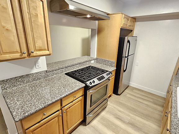 5th image of 1130 N Fuller Ave APT 6