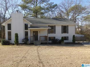 565 Southern Hills Dr, Calera, AL 35040