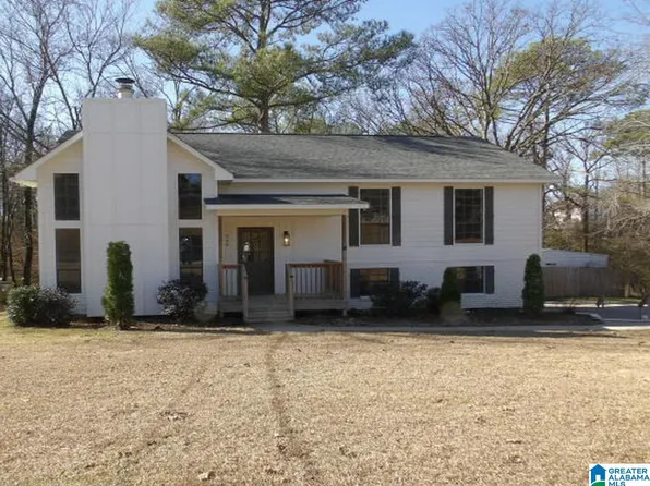 565 Southern Hills Dr, Calera, AL 35040