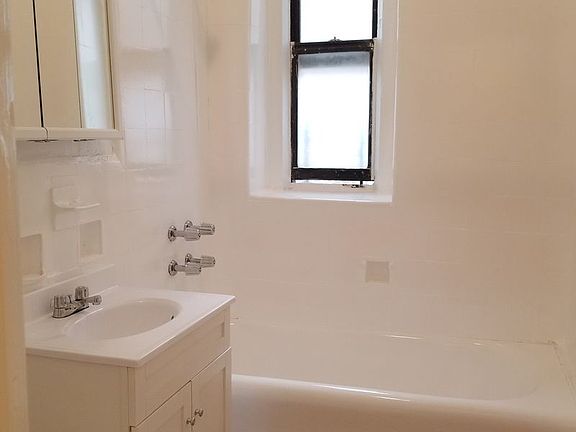 5th image of 164 Linden Blvd APT A4