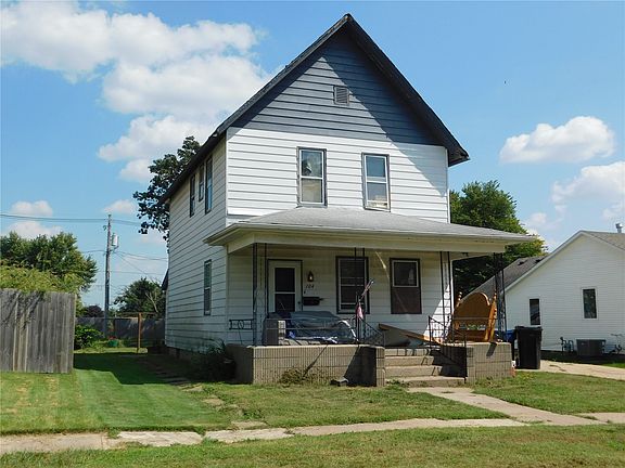 3rd image of 104 Walnut St