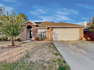 4709 Shadow Crest Dr, Arlington, TX 76018
