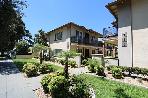 219-221 N San Gabriel Ave #D Photo 1