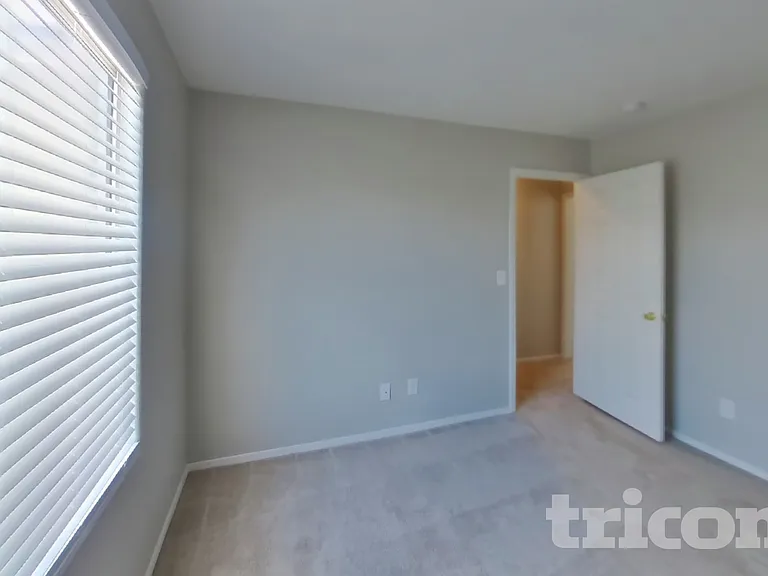 2114 Seattle Shore St — Photo 12