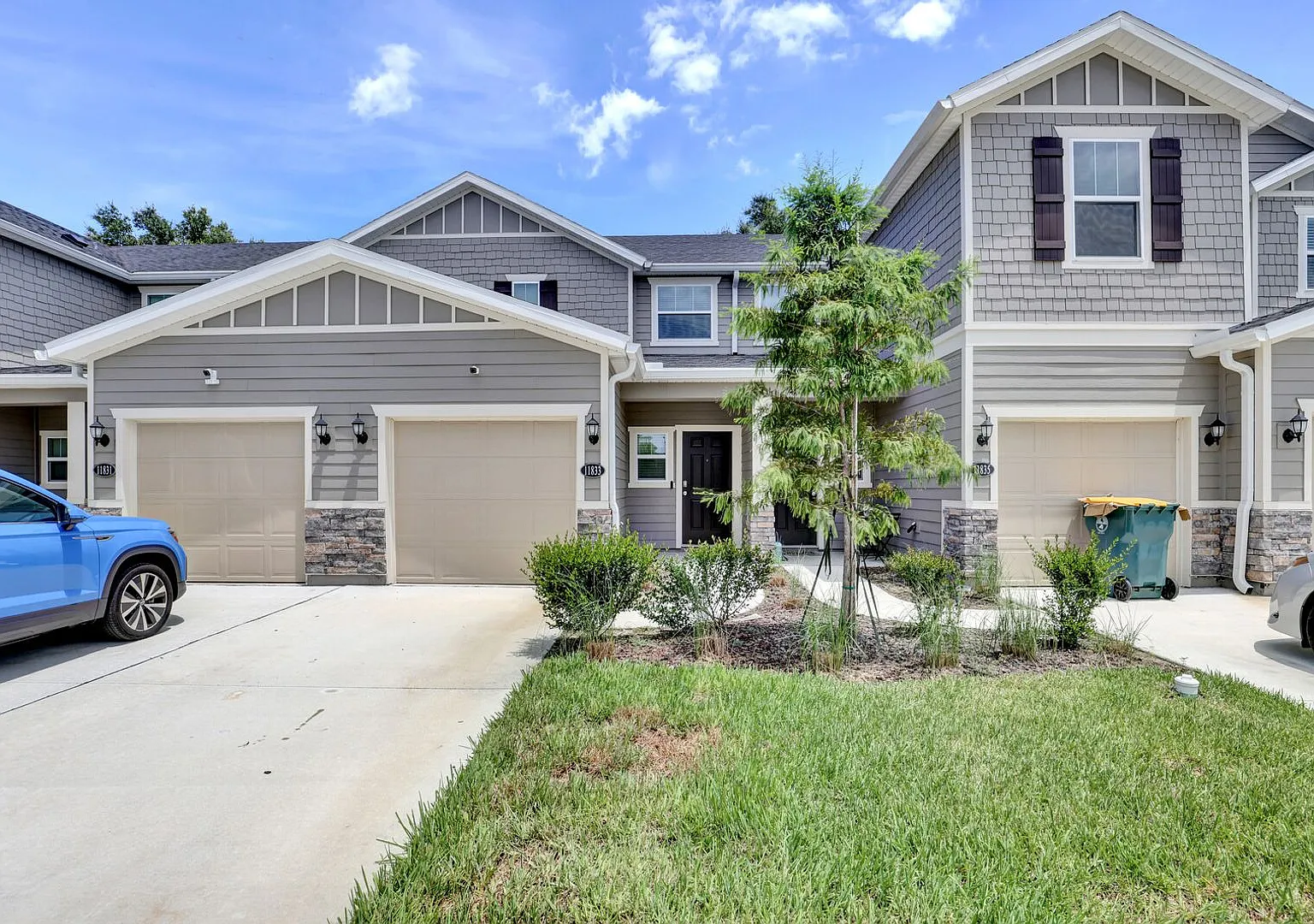 Like new 2 bedroom/ 2.5 bathroom townhome in Mandarin! — Photo 2