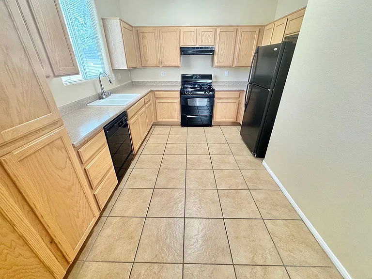 10424 Palm Village St — Photo 5