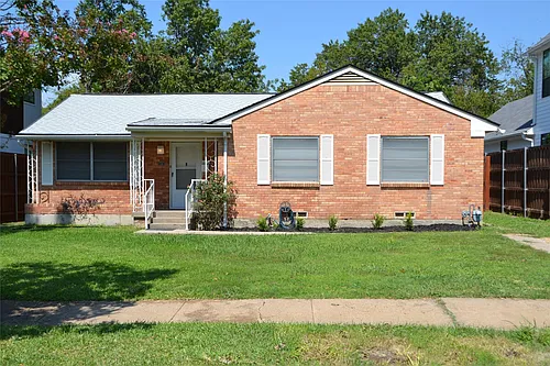 3879 Clover Ln Photo 1