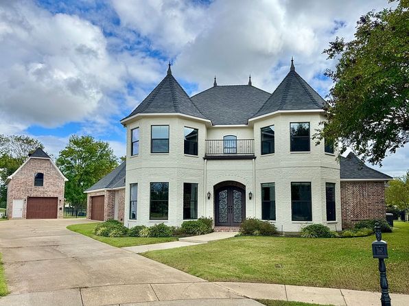 555 Canterbury Ln