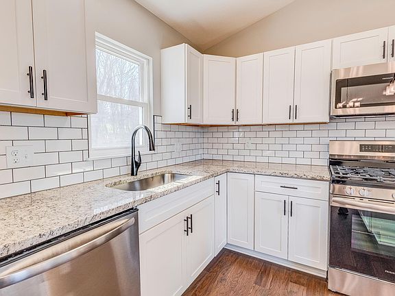 4th image of 23 Cherry Hill Ct