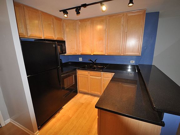 5th image of 5810 Oakwood Dr Unit 1C