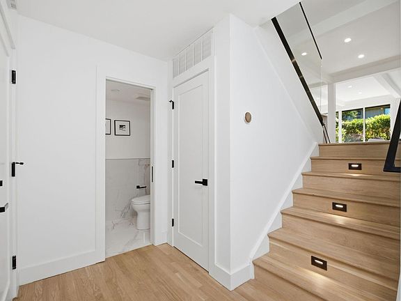 3rd image of 596 Sand Hill Cir