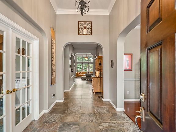4th image of 6811 Pinehearth Ct
