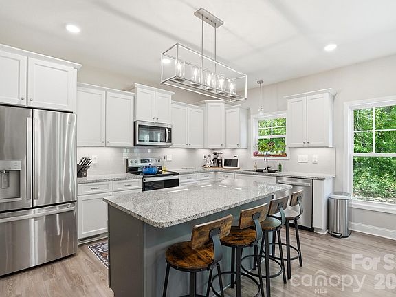 2nd image of 2910 Plum Thicket Ct