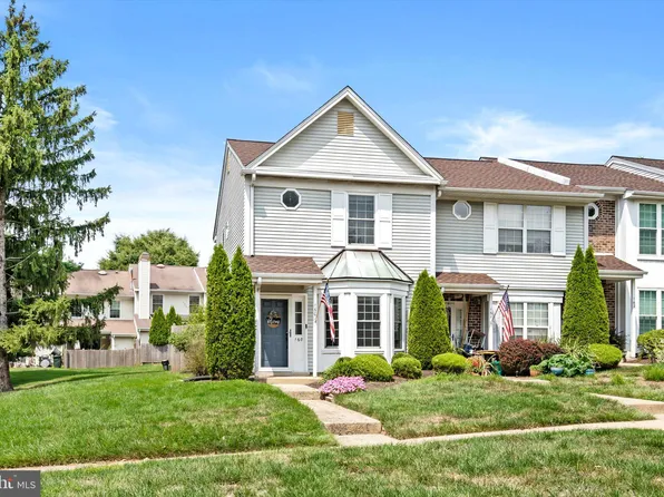 160 Leedom Way #28, Newtown, PA 18940