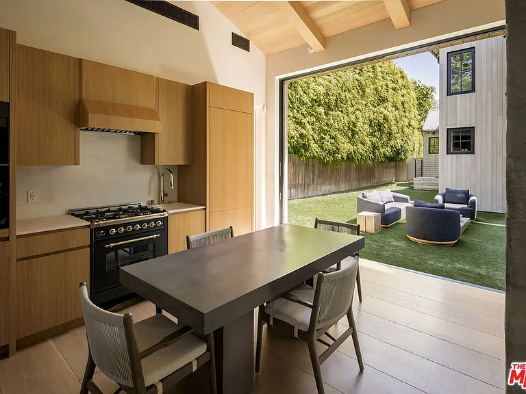 719 San Lorenzo St — Photo 22