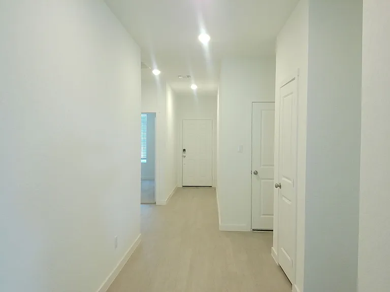 2846 Westeros St — Photo 2