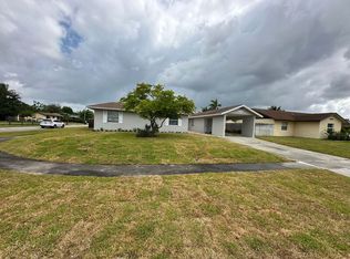 10431 Pippin Ln, Royal Palm Beach, FL 33411
