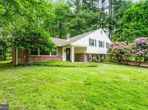 130 Sweigart Ln, Aston, PA 19014